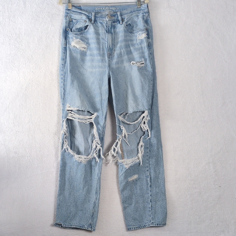 American Eagle Outfitters Light Blue Boyfriend Jeans